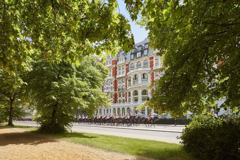 Knightsbridge 3.jpg Garden Squares in Knightsbridge