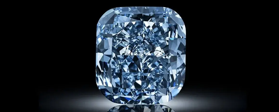Mediterranean Blue jewelery geneva sothebys2-webp