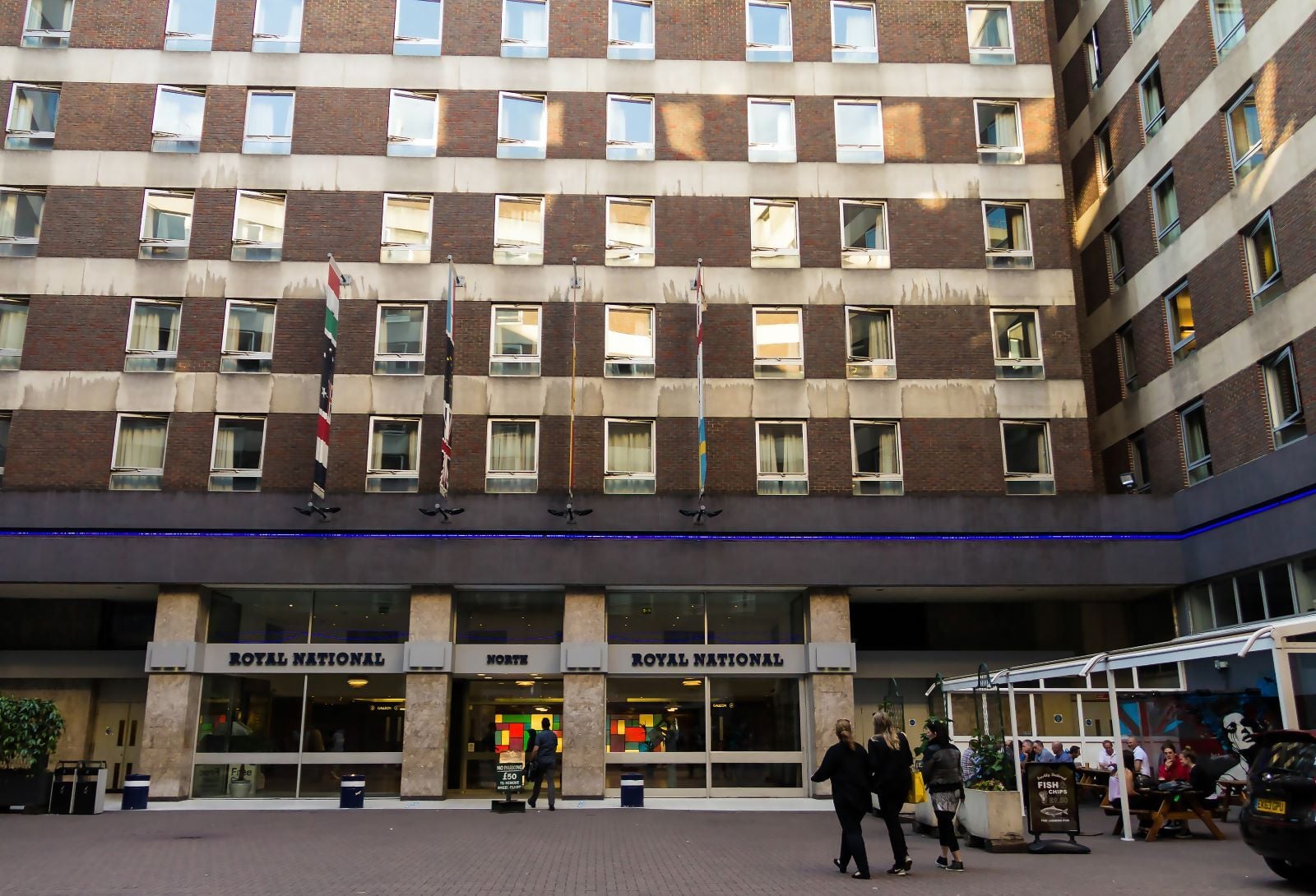 biggest hotel london