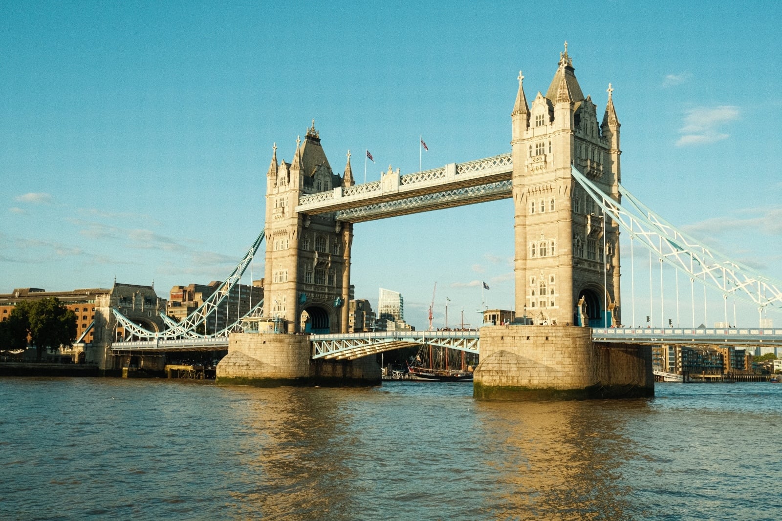 tower bridge london